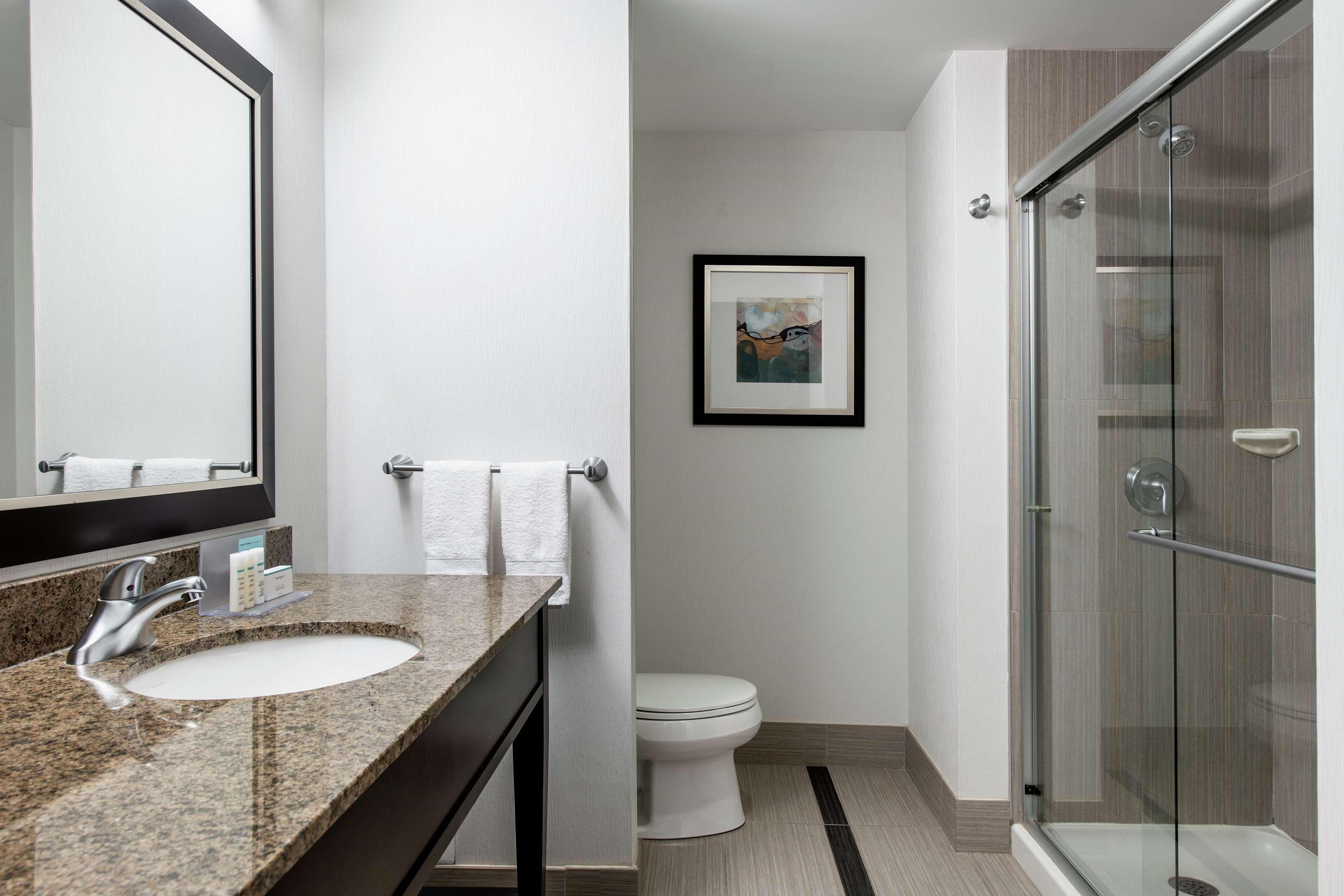 Hampton Inn By Hilton Winnipeg Bagian luar foto