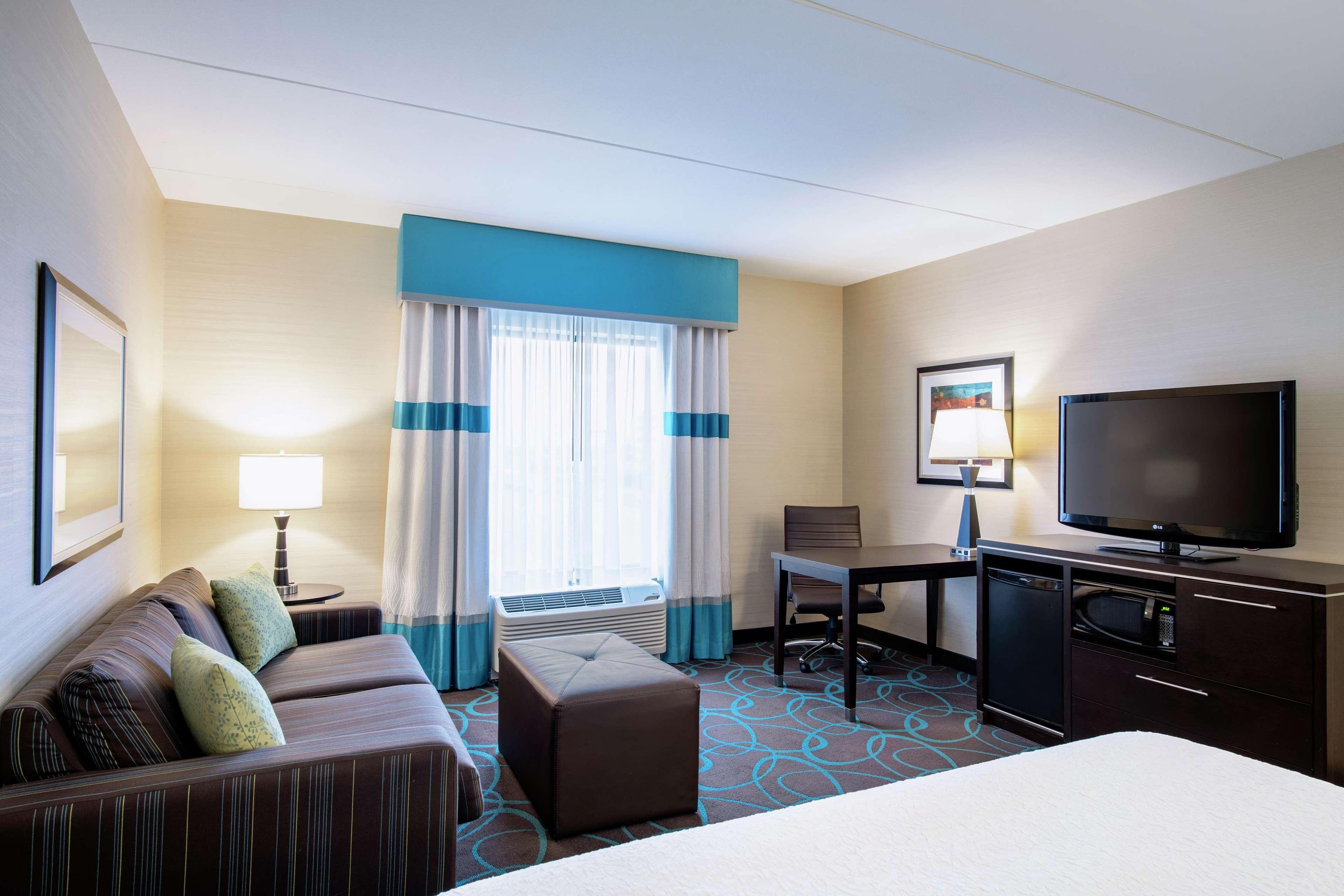 Hampton Inn By Hilton Winnipeg Bagian luar foto