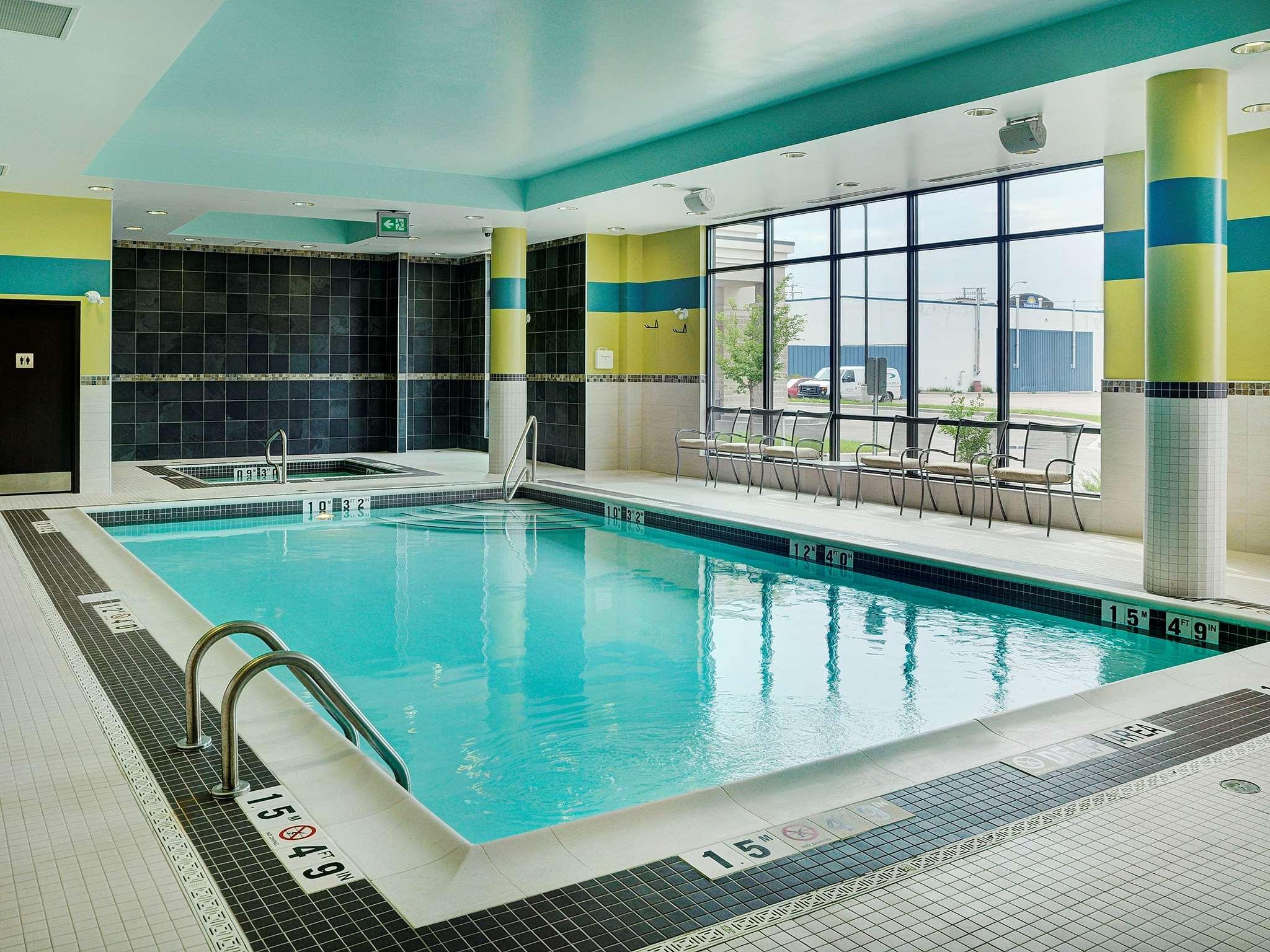 Hampton Inn By Hilton Winnipeg Bagian luar foto