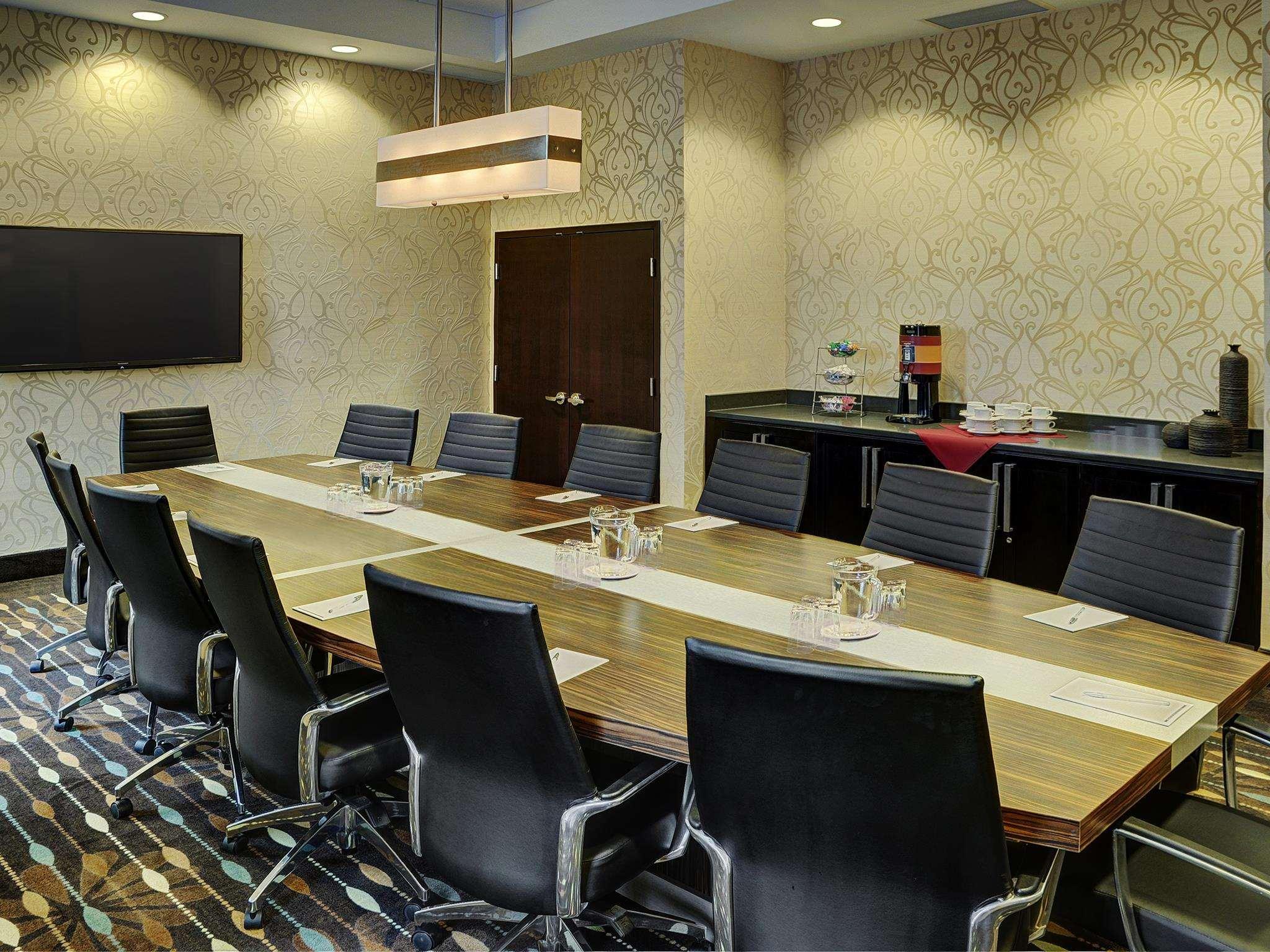 Hampton Inn By Hilton Winnipeg Bagian luar foto