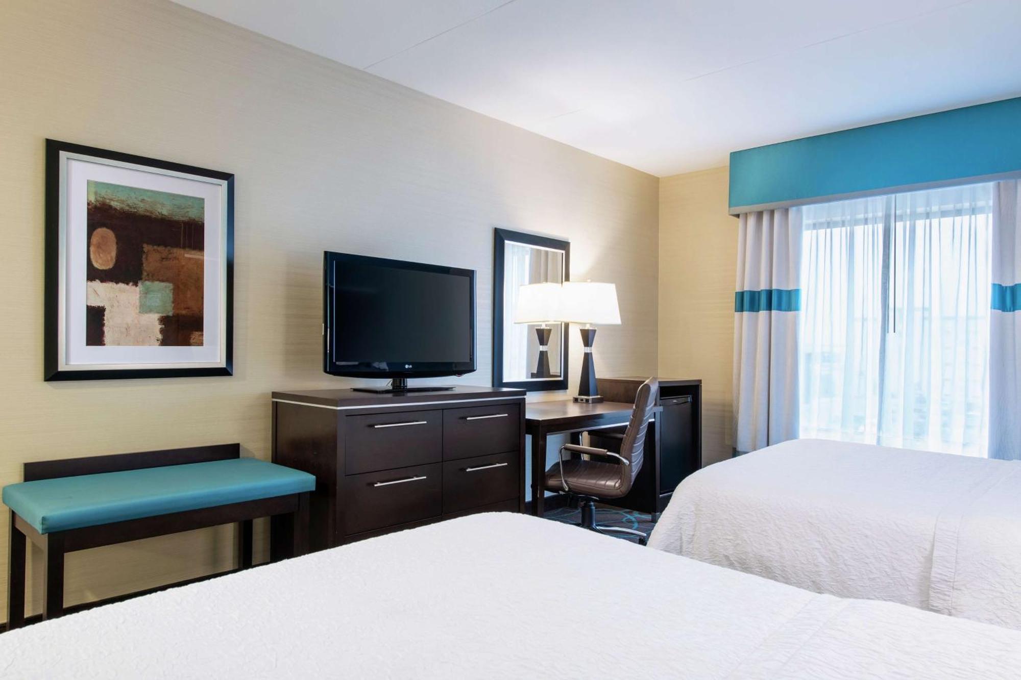Hampton Inn By Hilton Winnipeg Bagian luar foto