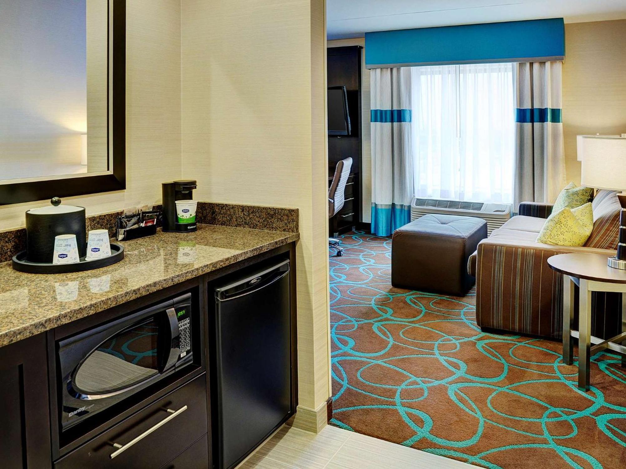 Hampton Inn By Hilton Winnipeg Bagian luar foto